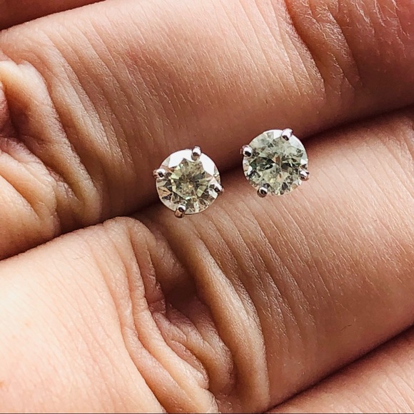 $3000 1 Carat natural Diamond Stud Earrings 14 Karat White Gold 1/2 carat each - Picture 4 of 14